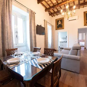 https://beautiful-two-bedroom-apartment-near-colosseo.it-romehotels.com