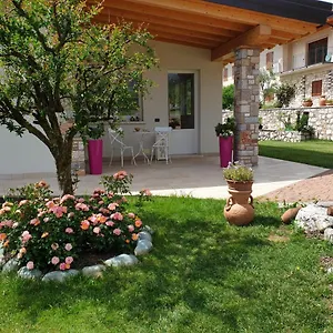 https://villa-maria-tremosine.it-lombardy.com